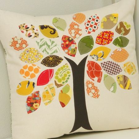 Cuscino con applicazioni