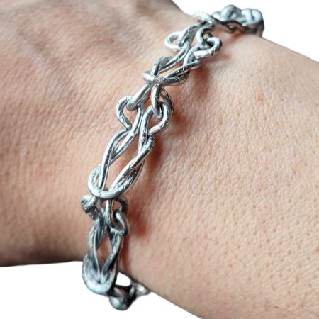 Bracciale un filo con tecnica wire