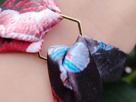 Scarf bracelet dettaglio, foulard da polso, sciarpa da polso