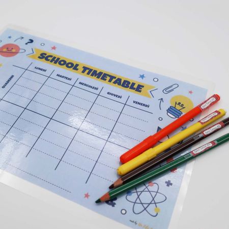 School Timetable azzurro con pianeti ed etichette