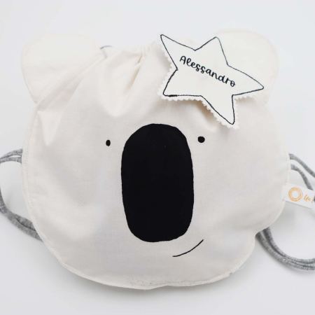 Spilla per personalizzazione con nome su Musetto Koala - dettaglio
